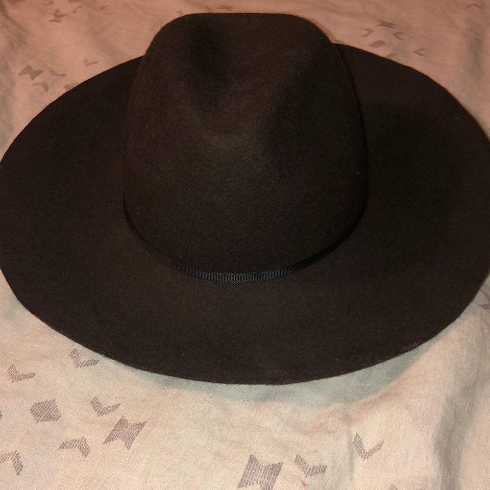 American Eagle brown hat